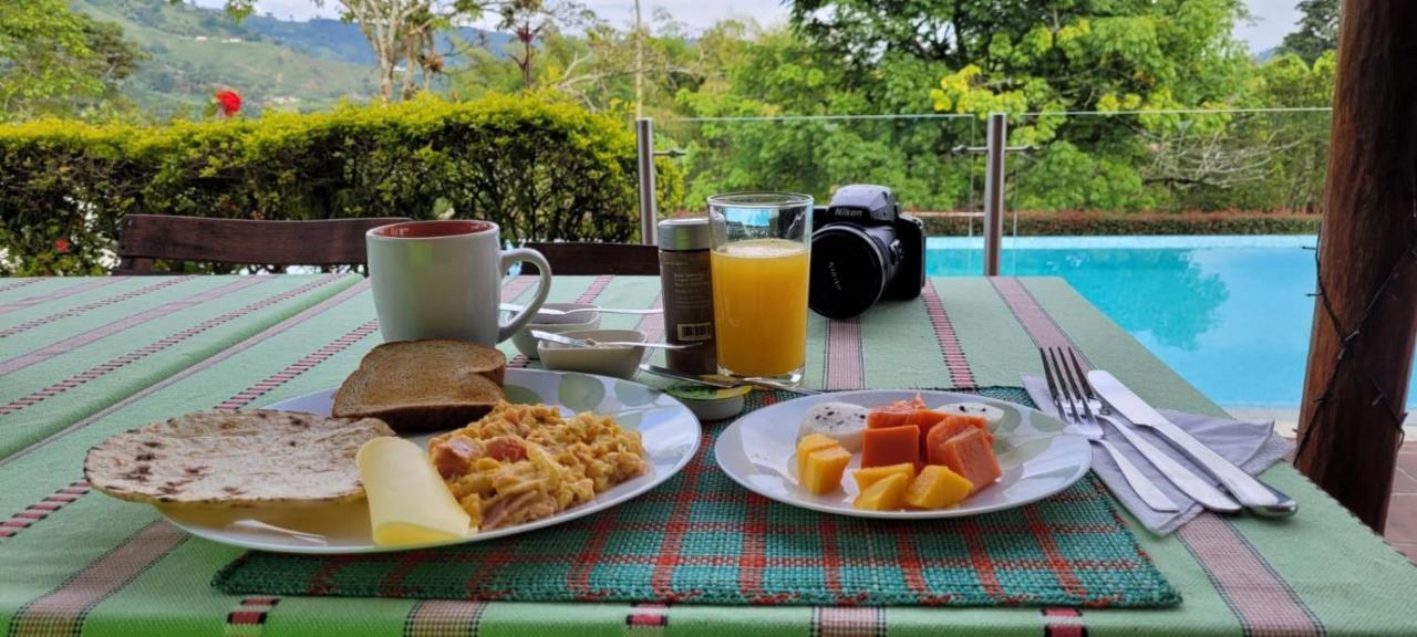 Finca Del Cafe - Casa Typica Санта-Роса-де-Кабаль Экстерьер фото