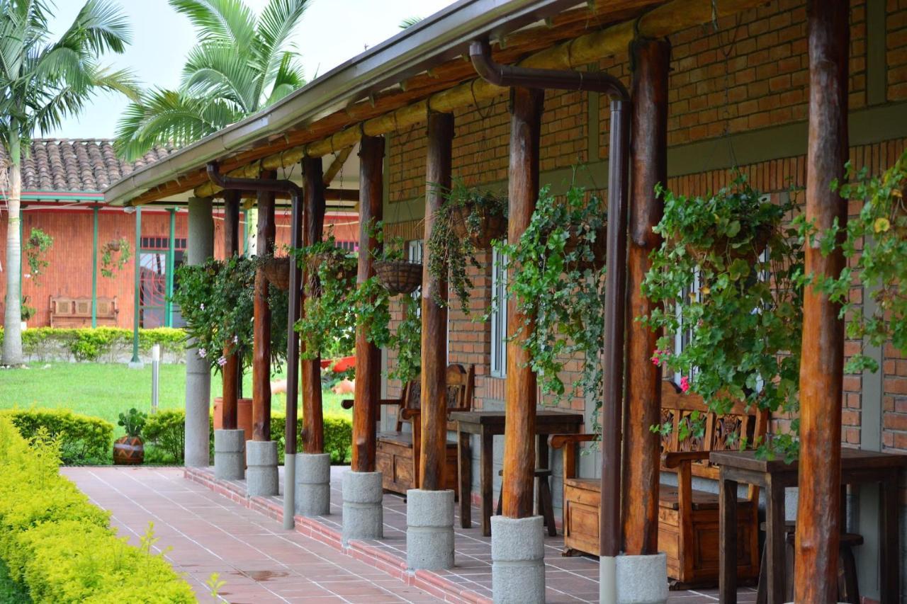 Finca Del Cafe - Casa Typica Санта-Роса-де-Кабаль Экстерьер фото