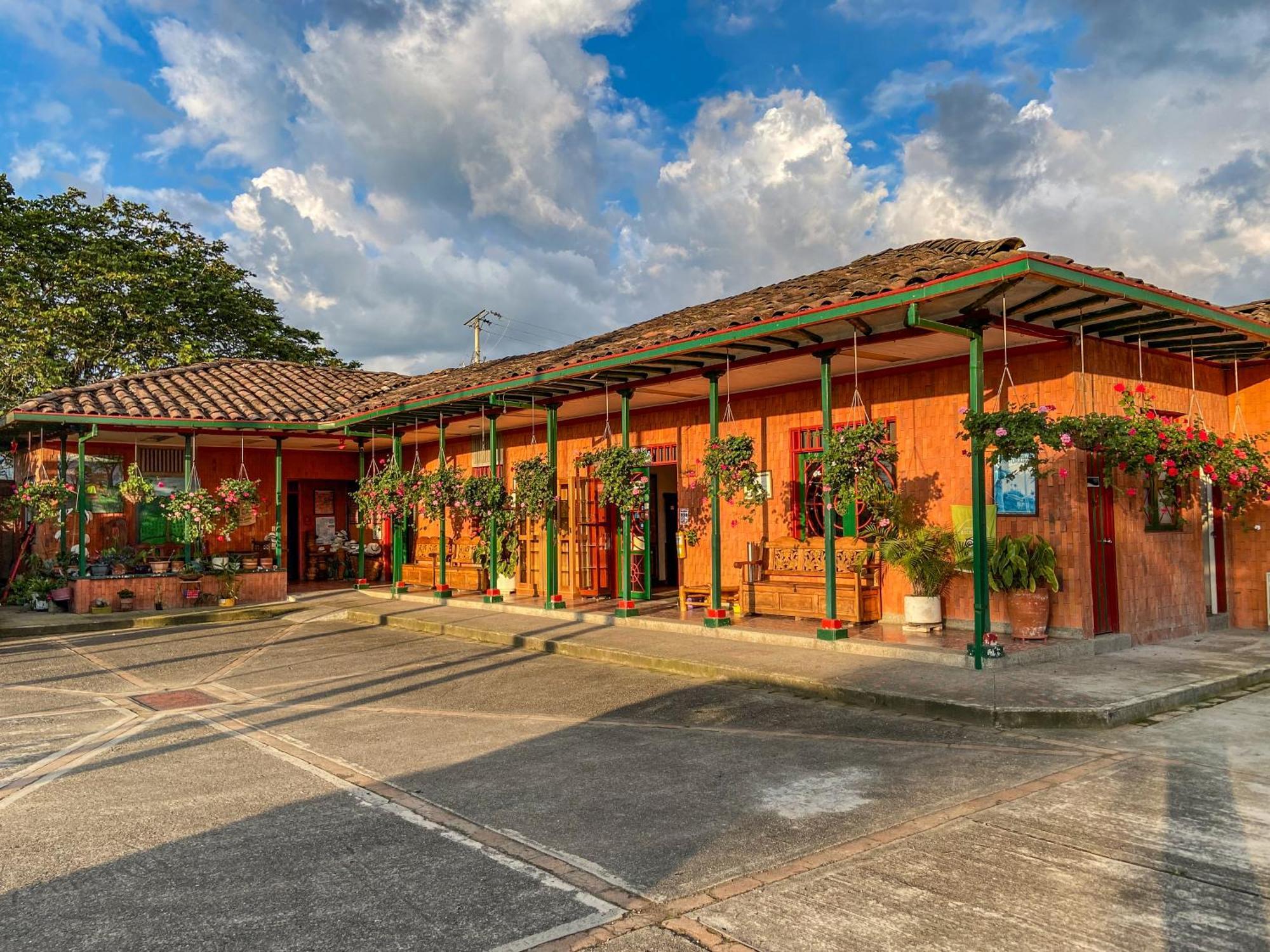 Finca Del Cafe - Casa Typica Санта-Роса-де-Кабаль Экстерьер фото